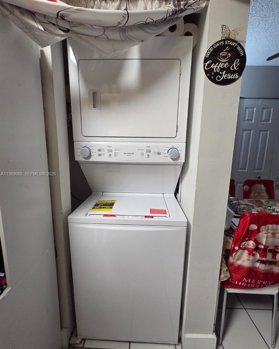 WEST GARDENS VILLAGE COND - Residential Lease