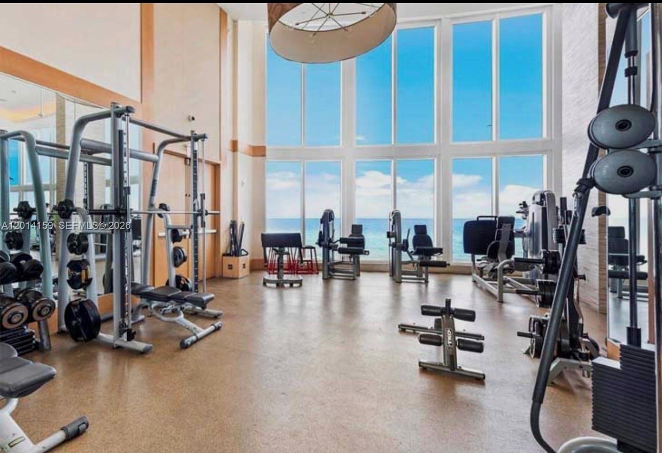 15901 Collins Ave 4107