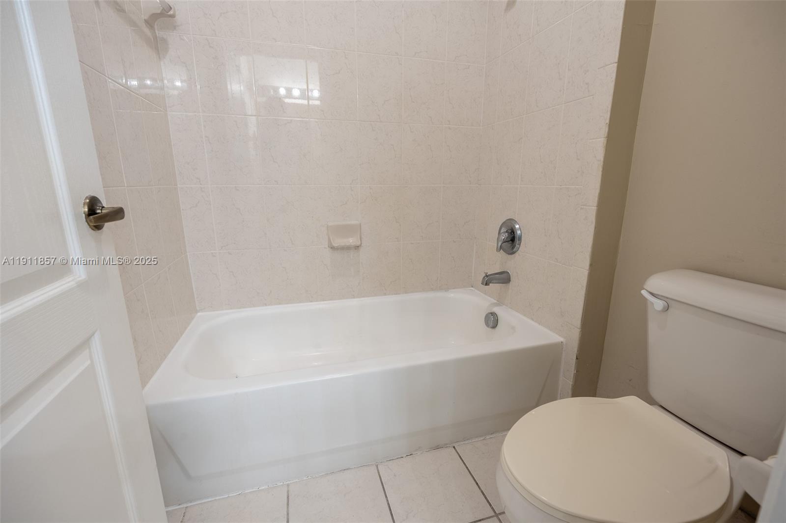 PORTOFINO LAKES - Residential Lease