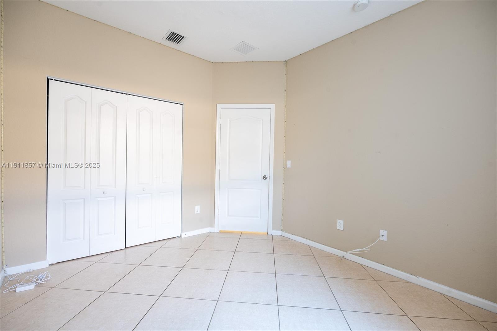 PORTOFINO LAKES - Residential Lease