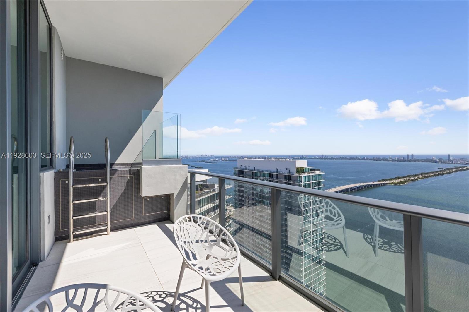 GRAN PARAISO CONDO - Residential