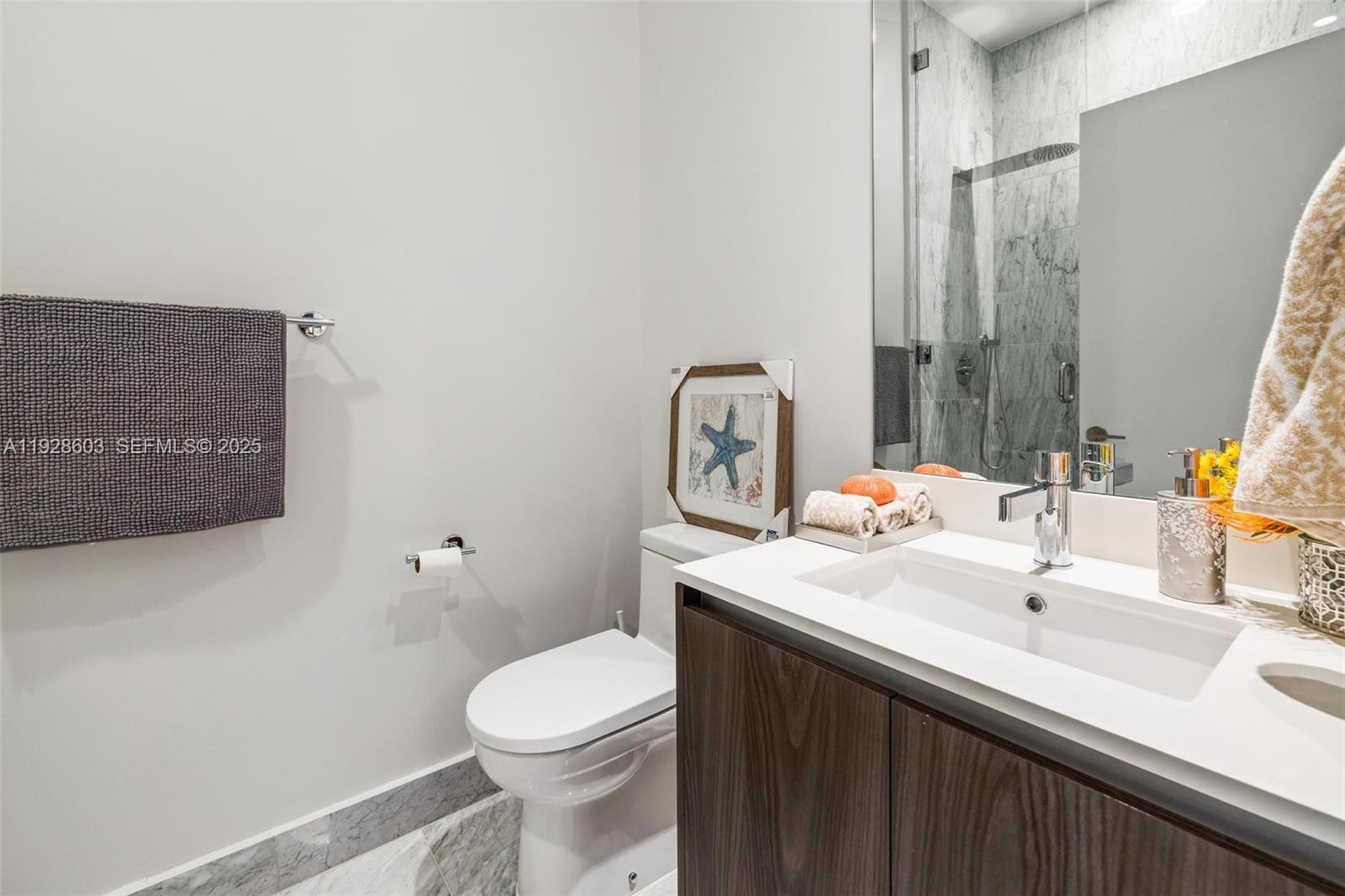 GRAN PARAISO CONDO - Residential