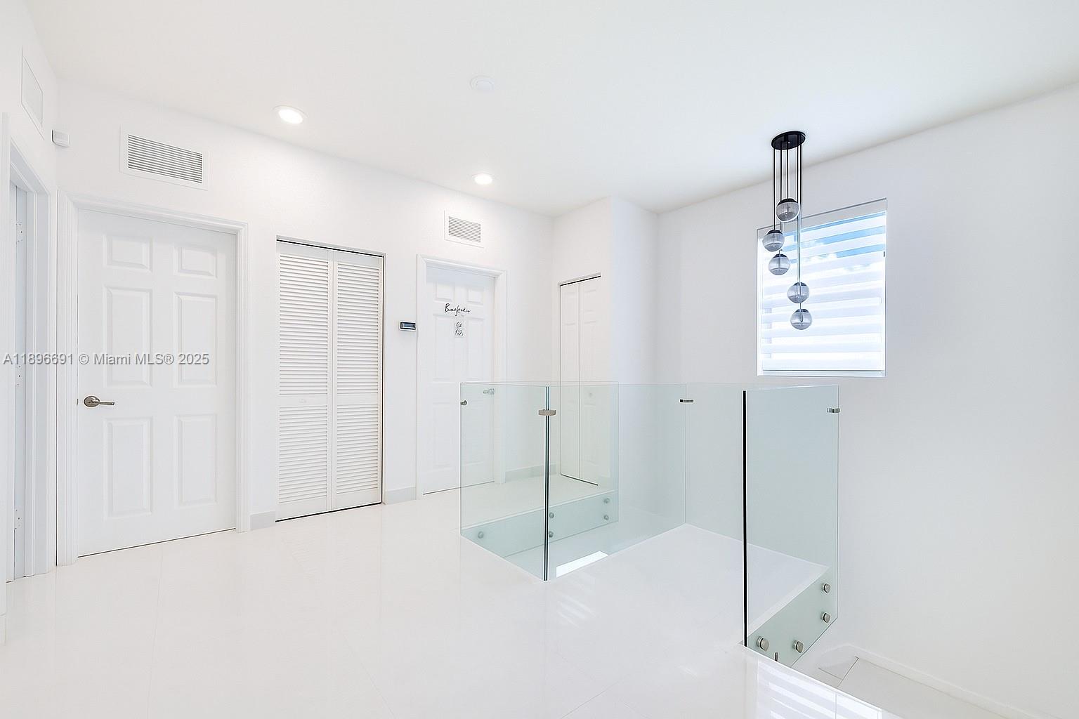 COCO PALM ESTATES - Residential