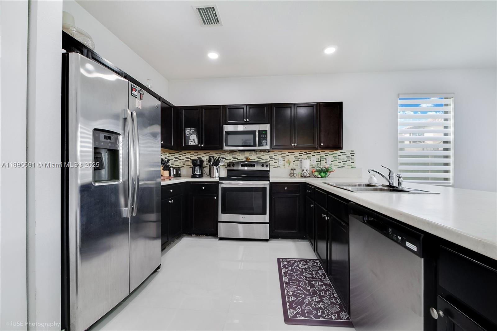 COCO PALM ESTATES - Residential