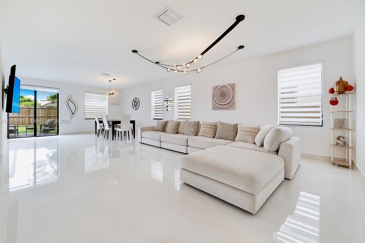 COCO PALM ESTATES - Residential