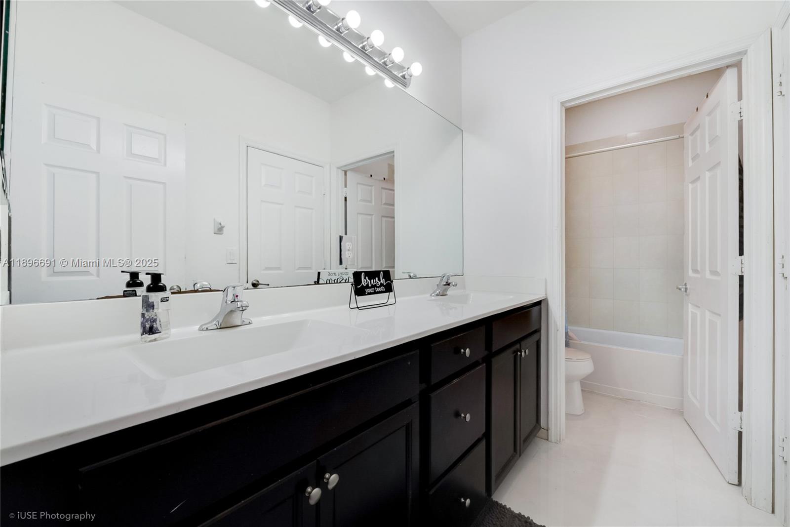 COCO PALM ESTATES - Residential