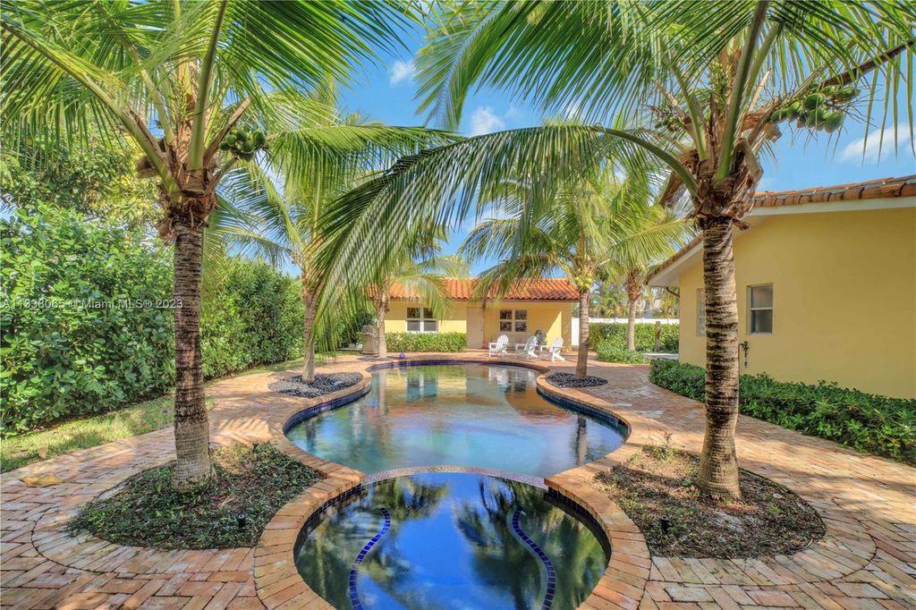 Photo of 19353 W Indies Ln, Jupiter, FL 33469 (MLS # A11338065)