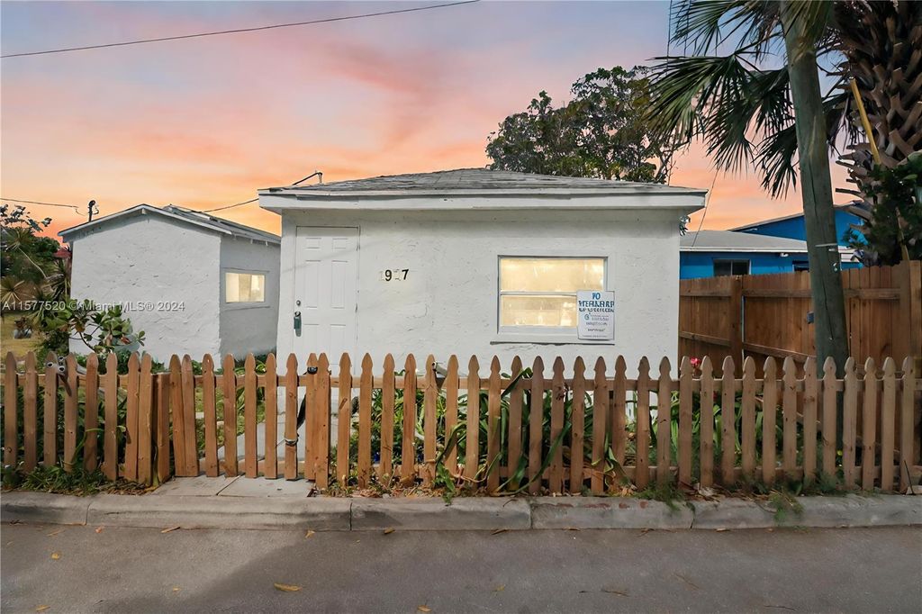 Photo of 1909 Windsor Ave, West Palm Beach, FL 33407 (MLS # A11577520)