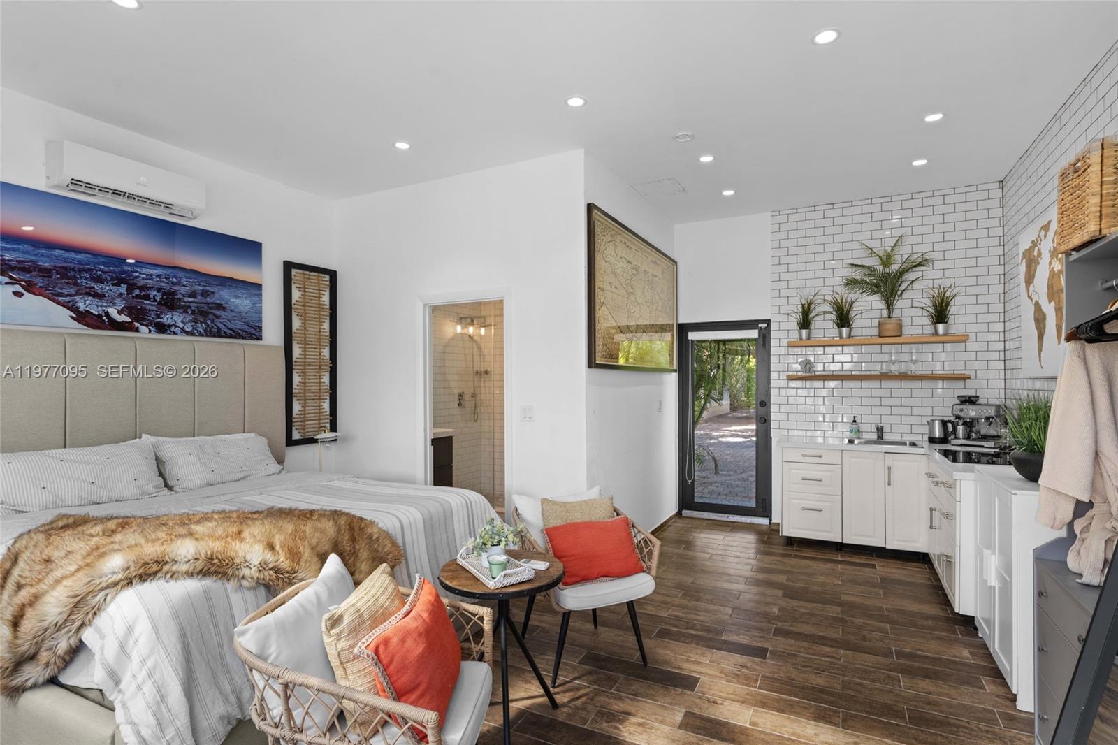 ADEMAR PARK AMD PL - Residential