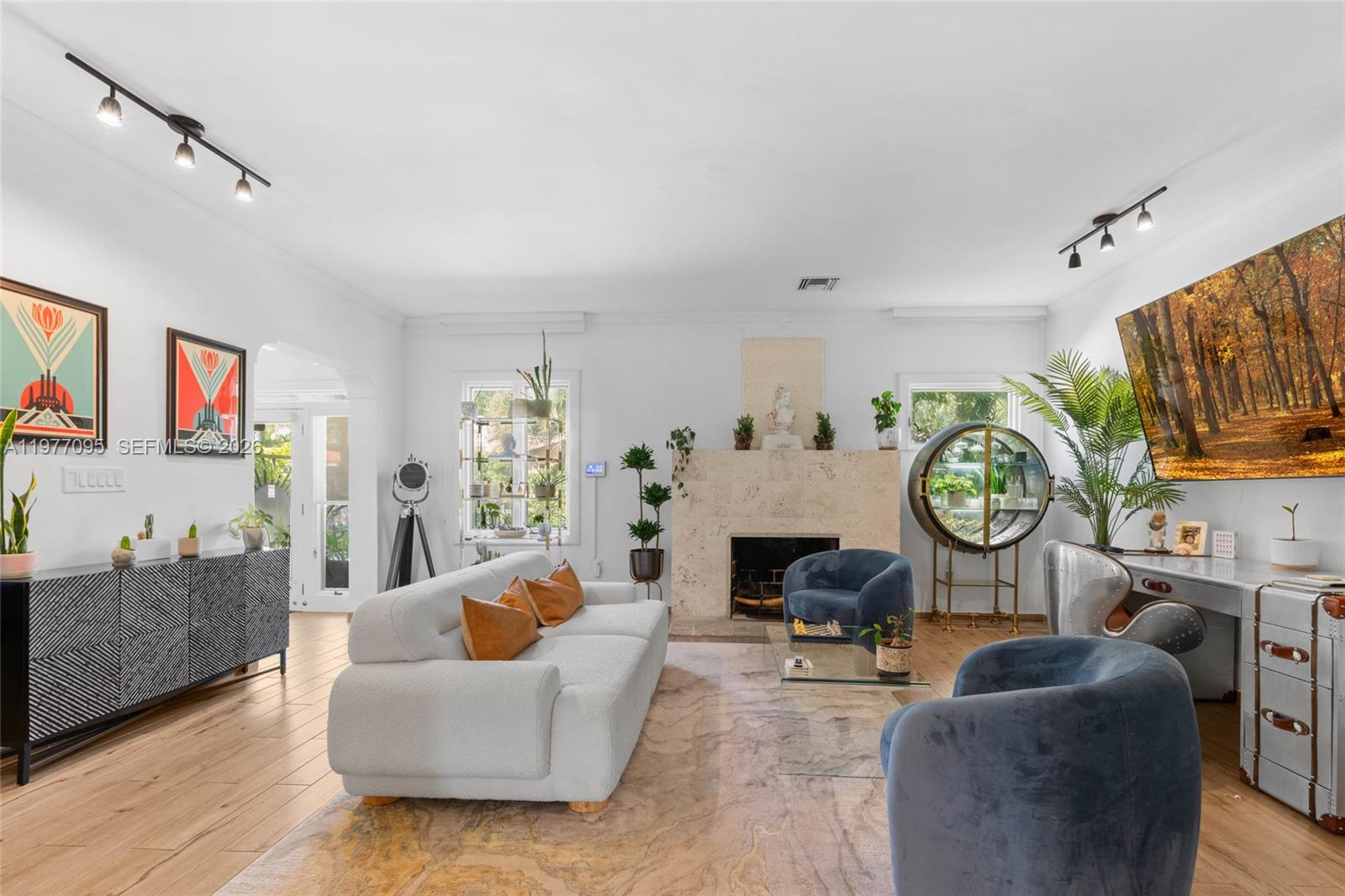 ADEMAR PARK AMD PL - Residential