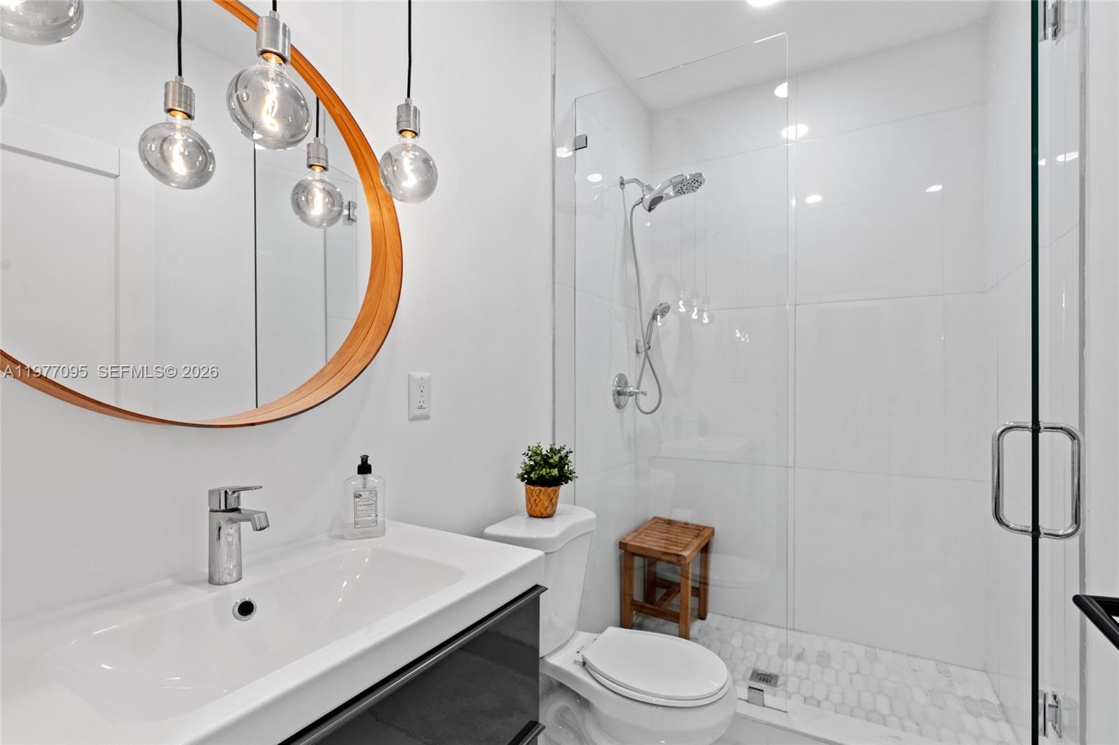 ADEMAR PARK AMD PL - Residential