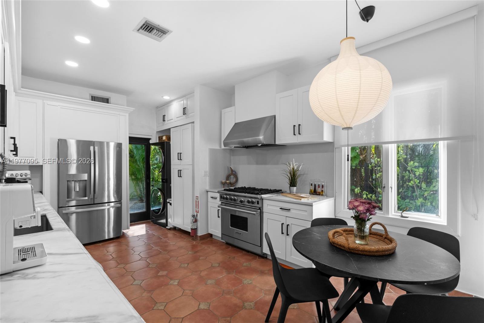 ADEMAR PARK AMD PL - Residential