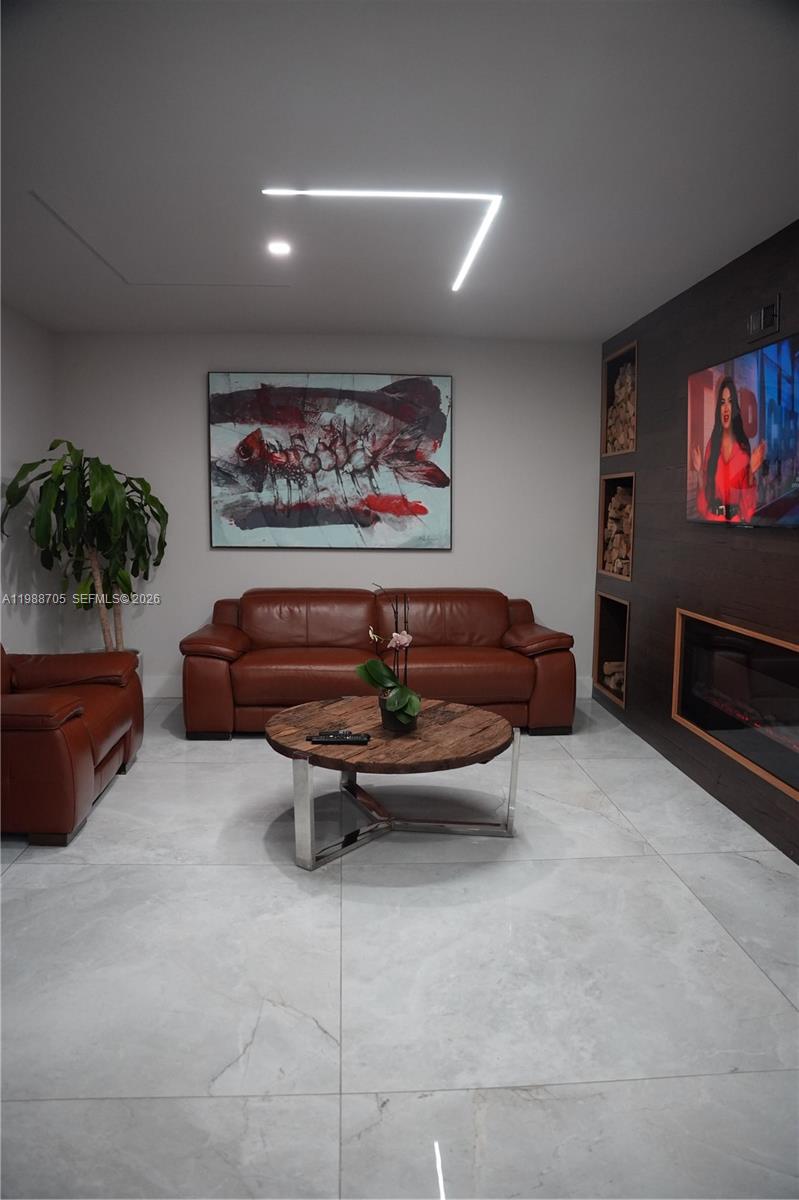 LAKES ON THE GREEN REPLAT - Residential Lease