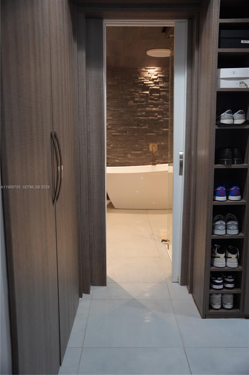 LAKES ON THE GREEN REPLAT - Residential Lease