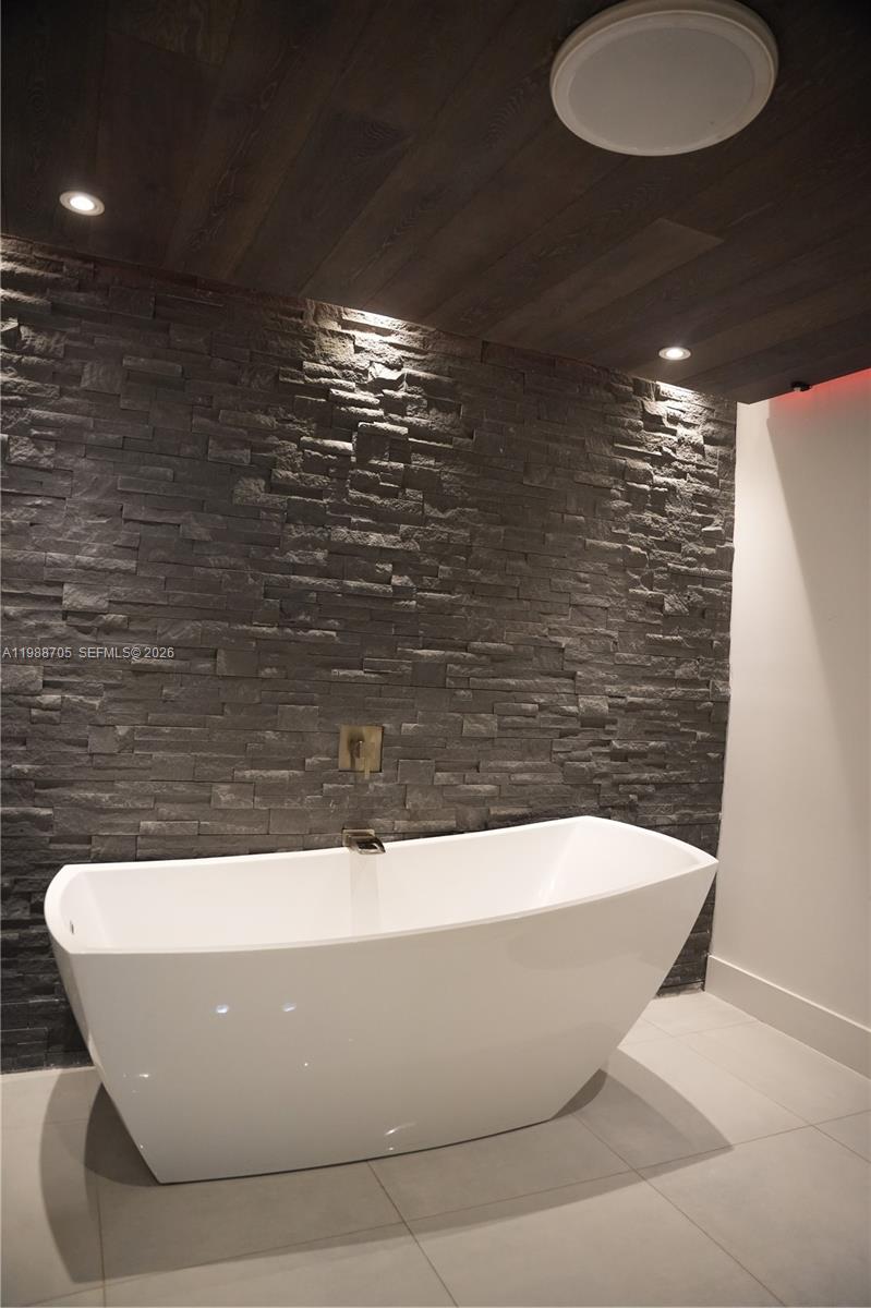 LAKES ON THE GREEN REPLAT - Residential Lease