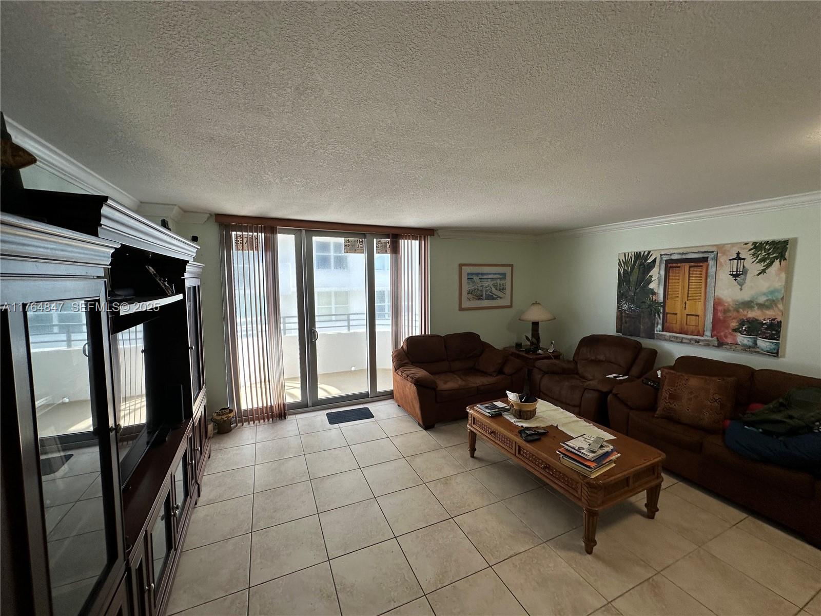 5555 Collins Ave 15C