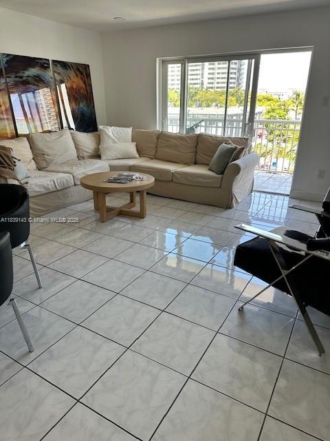 3601 NE 170th St 406