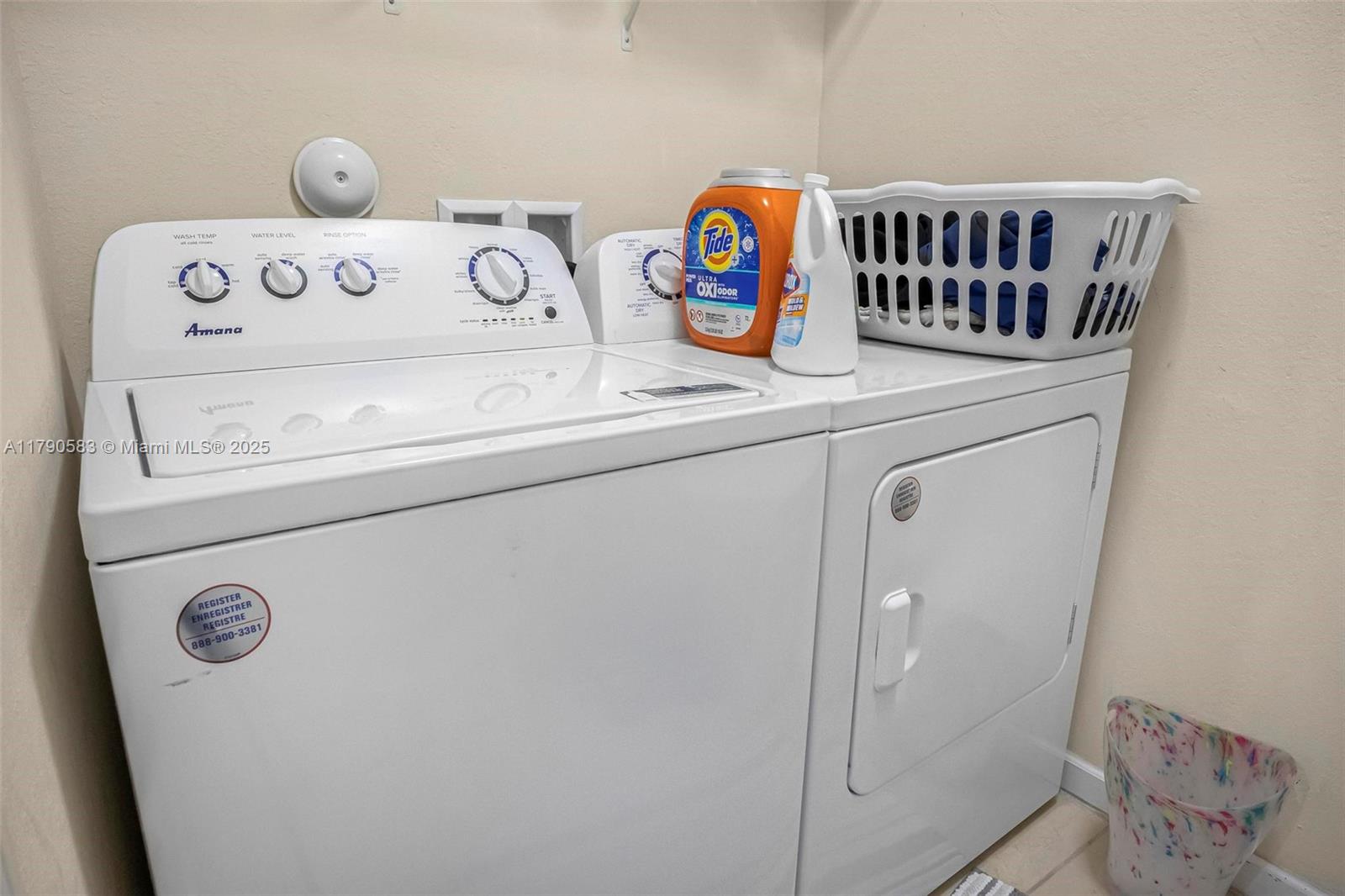 BAYWINDS OF FLORES - Residential