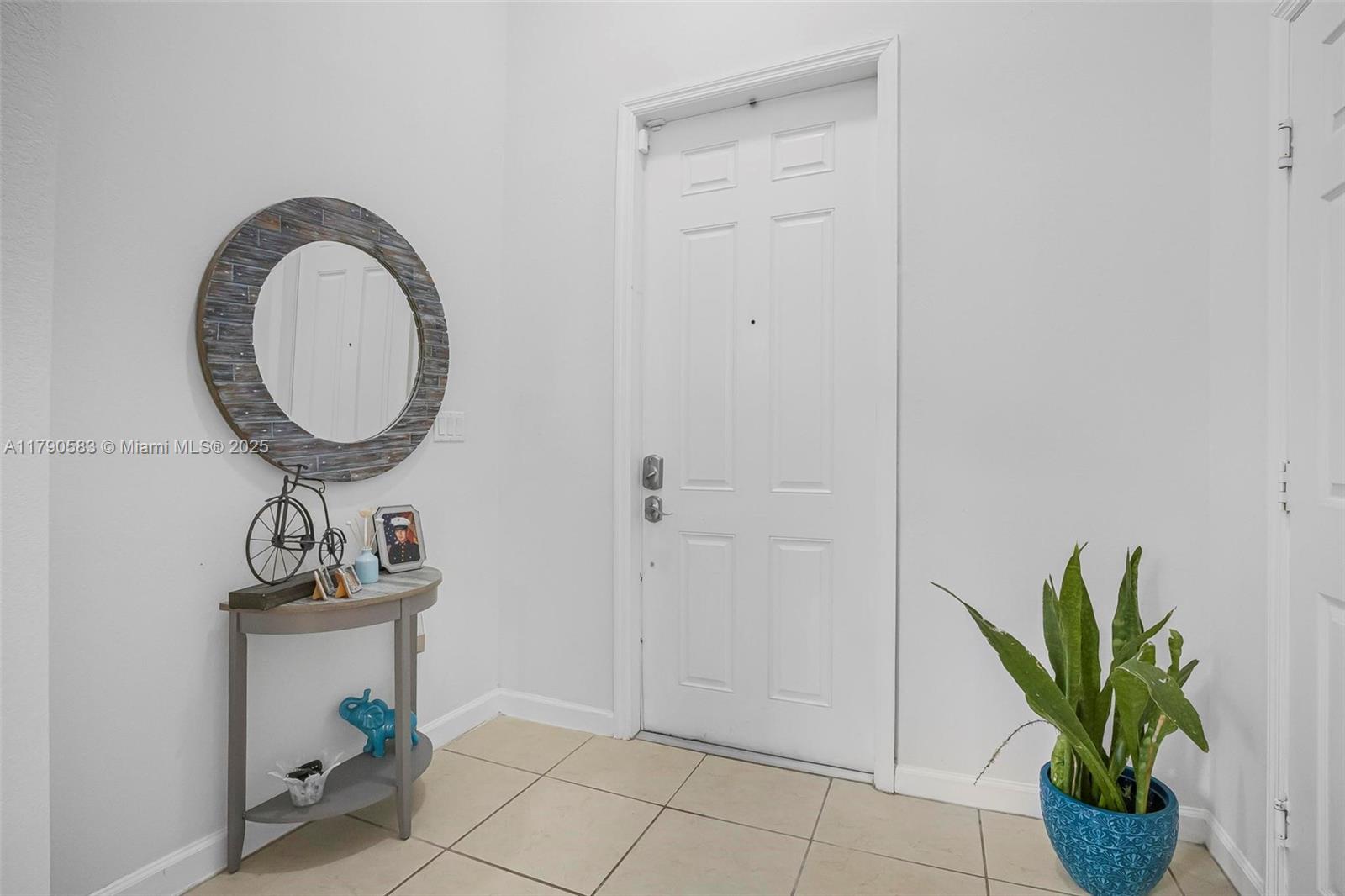 BAYWINDS OF FLORES - Residential