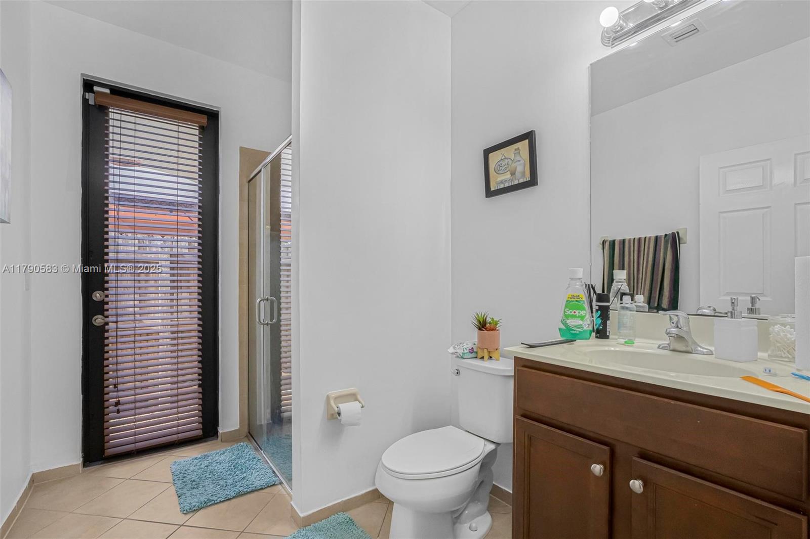 BAYWINDS OF FLORES - Residential