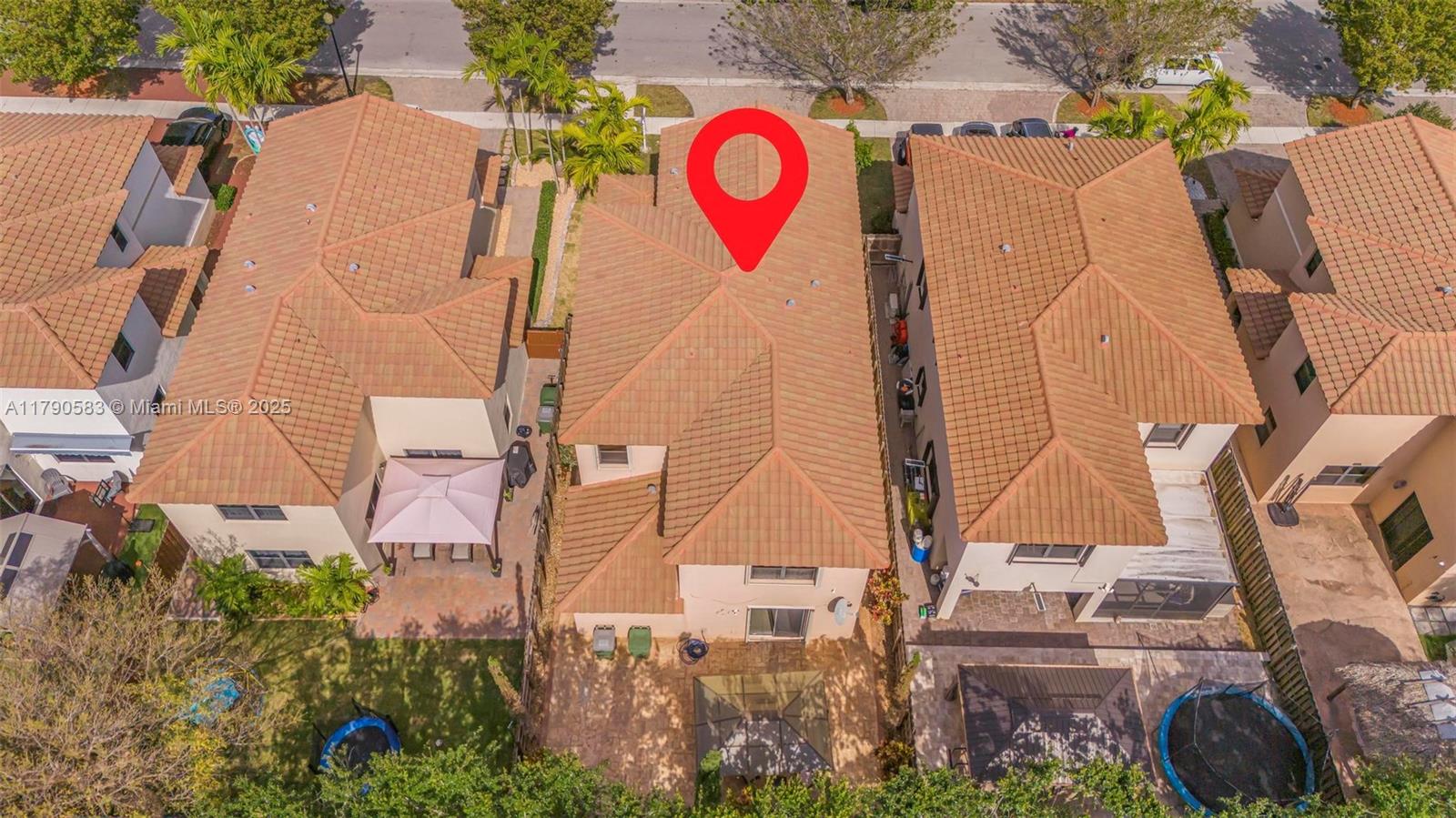 BAYWINDS OF FLORES - Residential