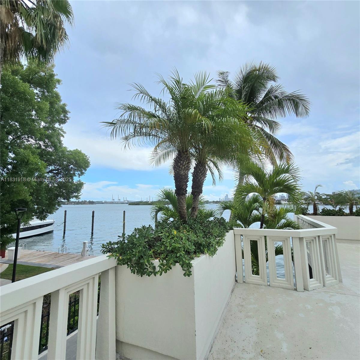 ISLAND TERRACE CONDO - Residential