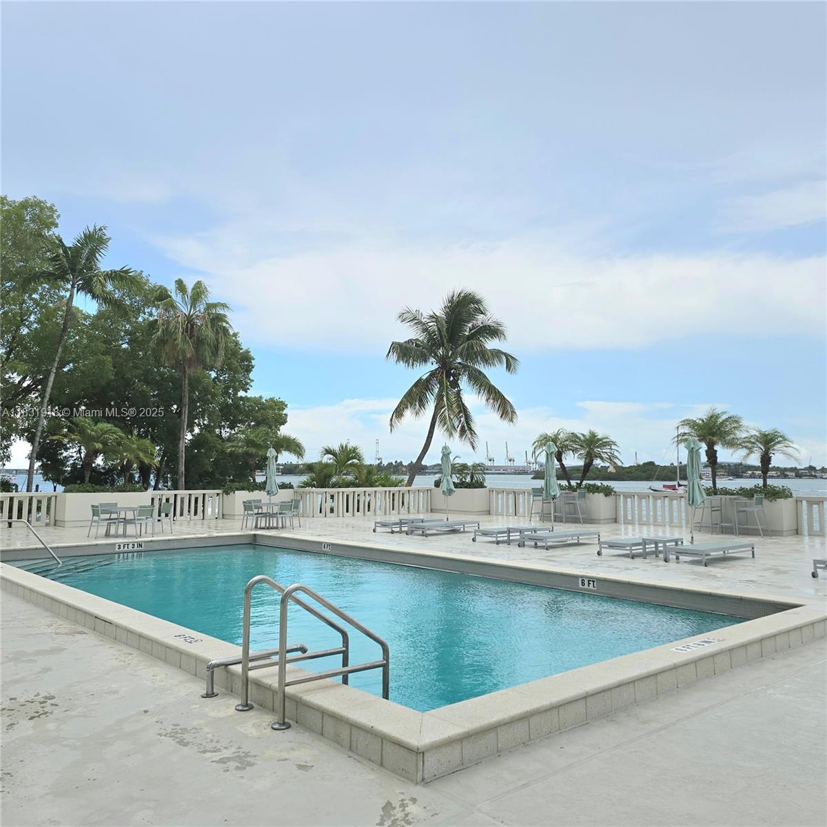 ISLAND TERRACE CONDO - Residential