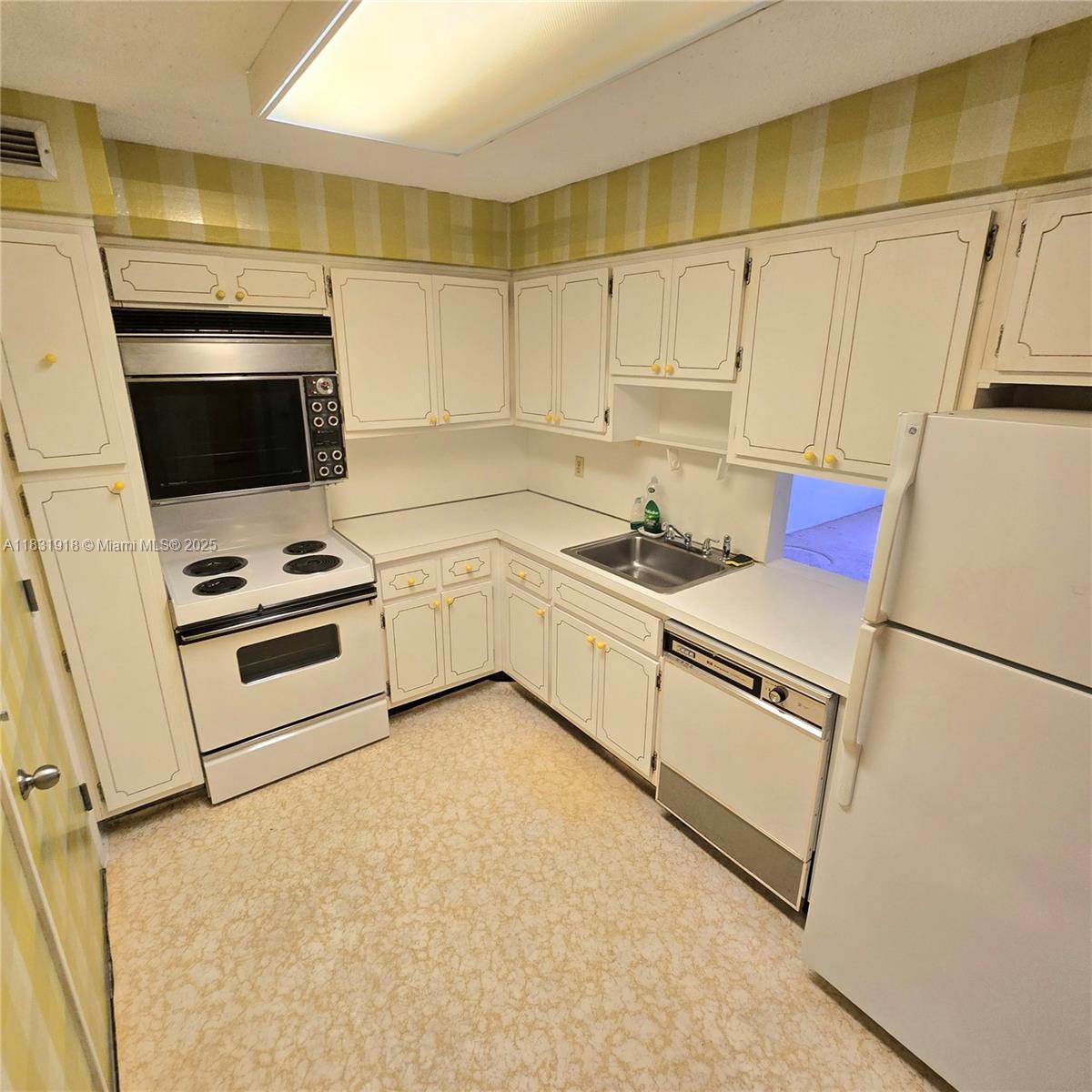 5 Island Ave 5A