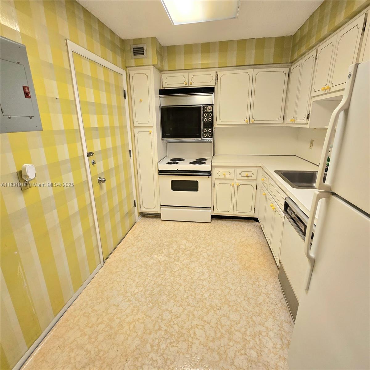 5 Island Ave 5A