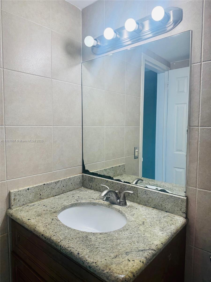 KEYSTONE TOWERS CONDO - Residential Lease