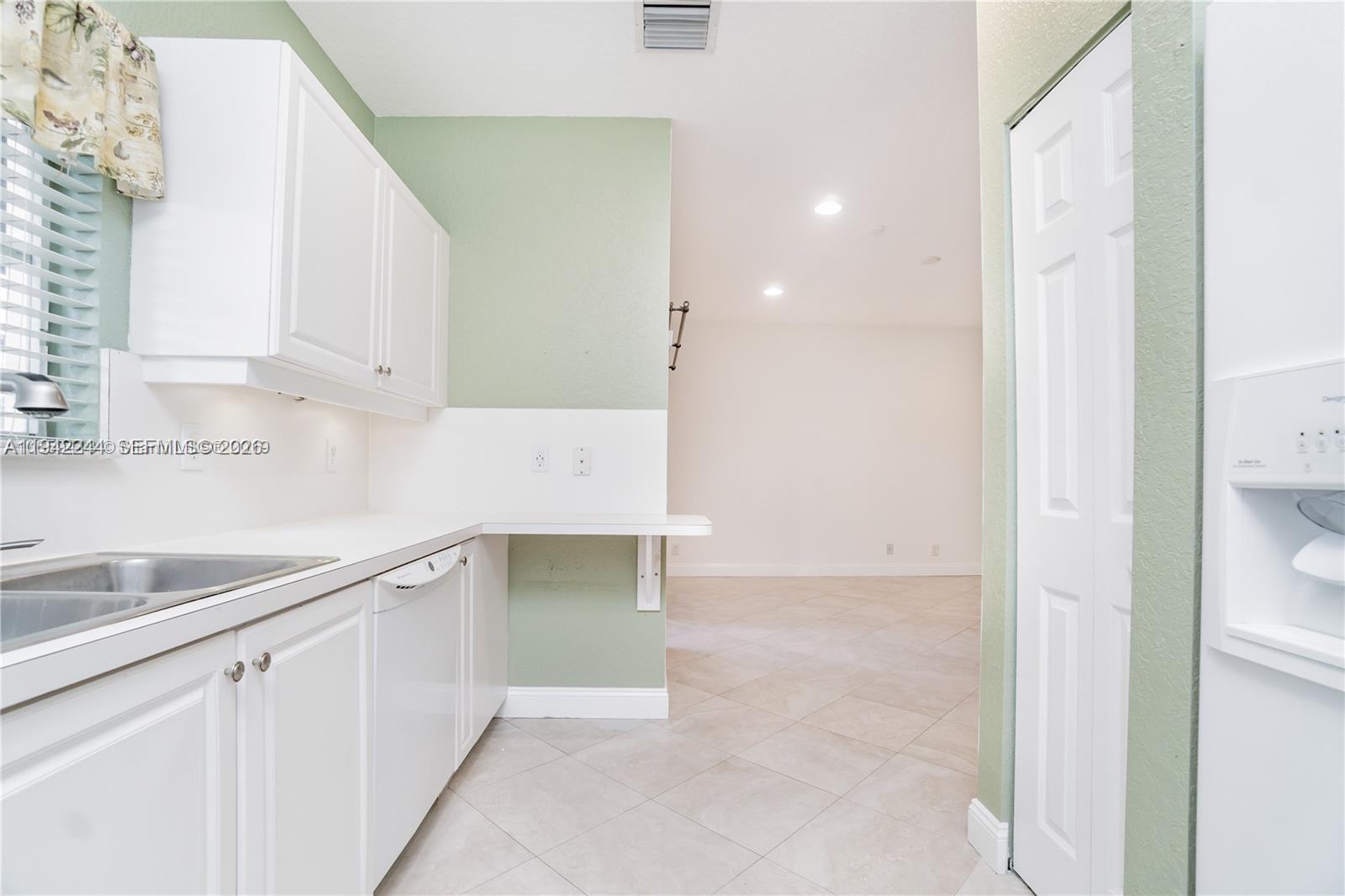 SUNRISE GOLF VILLAGE SECT - Residential