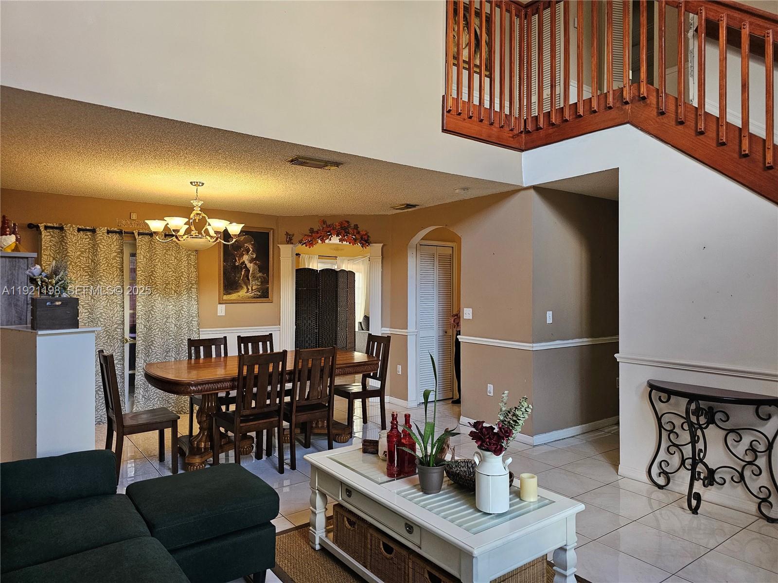 SUNSET PALMS - Residential