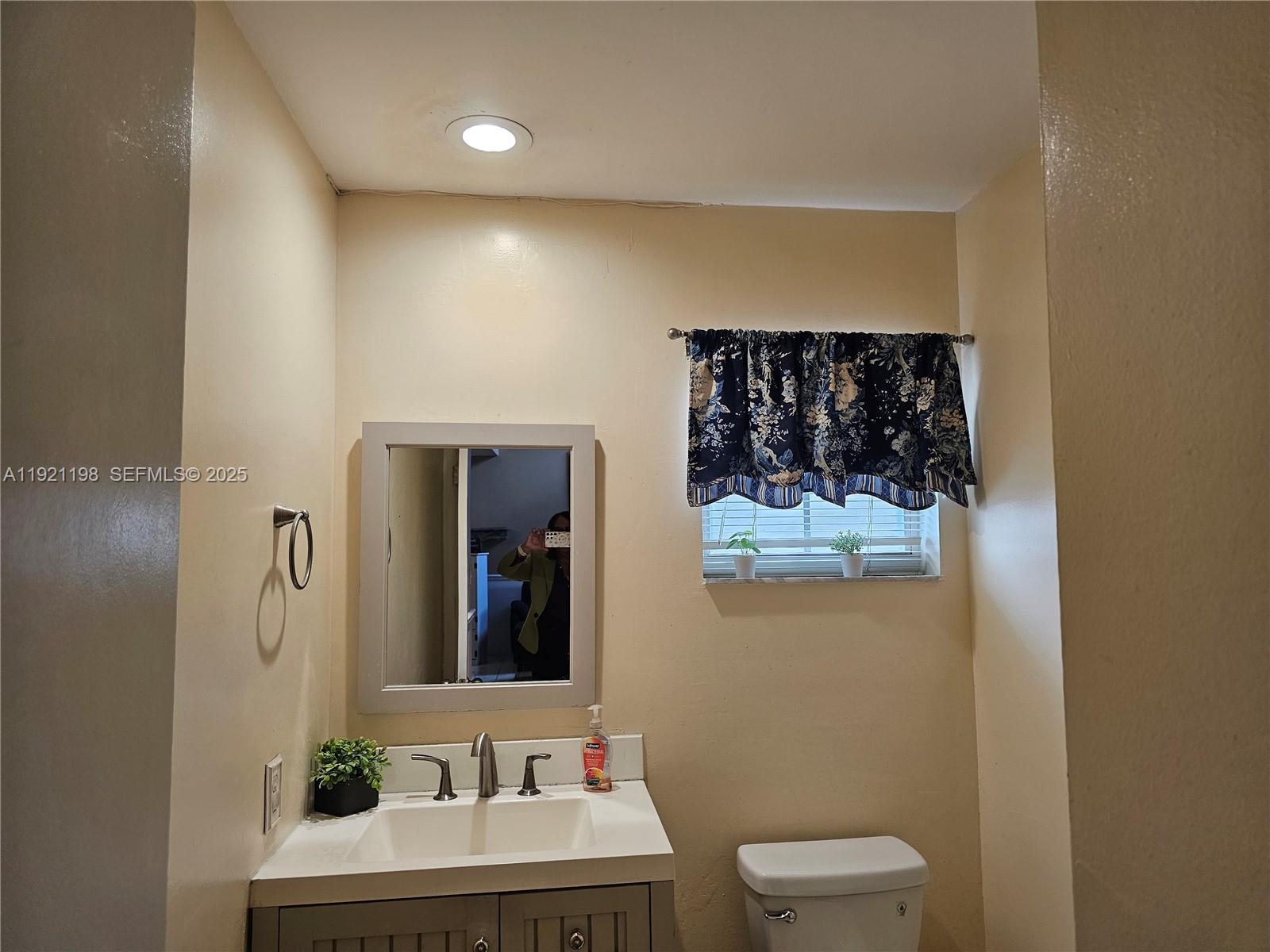 SUNSET PALMS - Residential