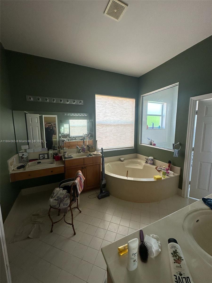 MADISON GREEN 1 PARS F, G - Residential