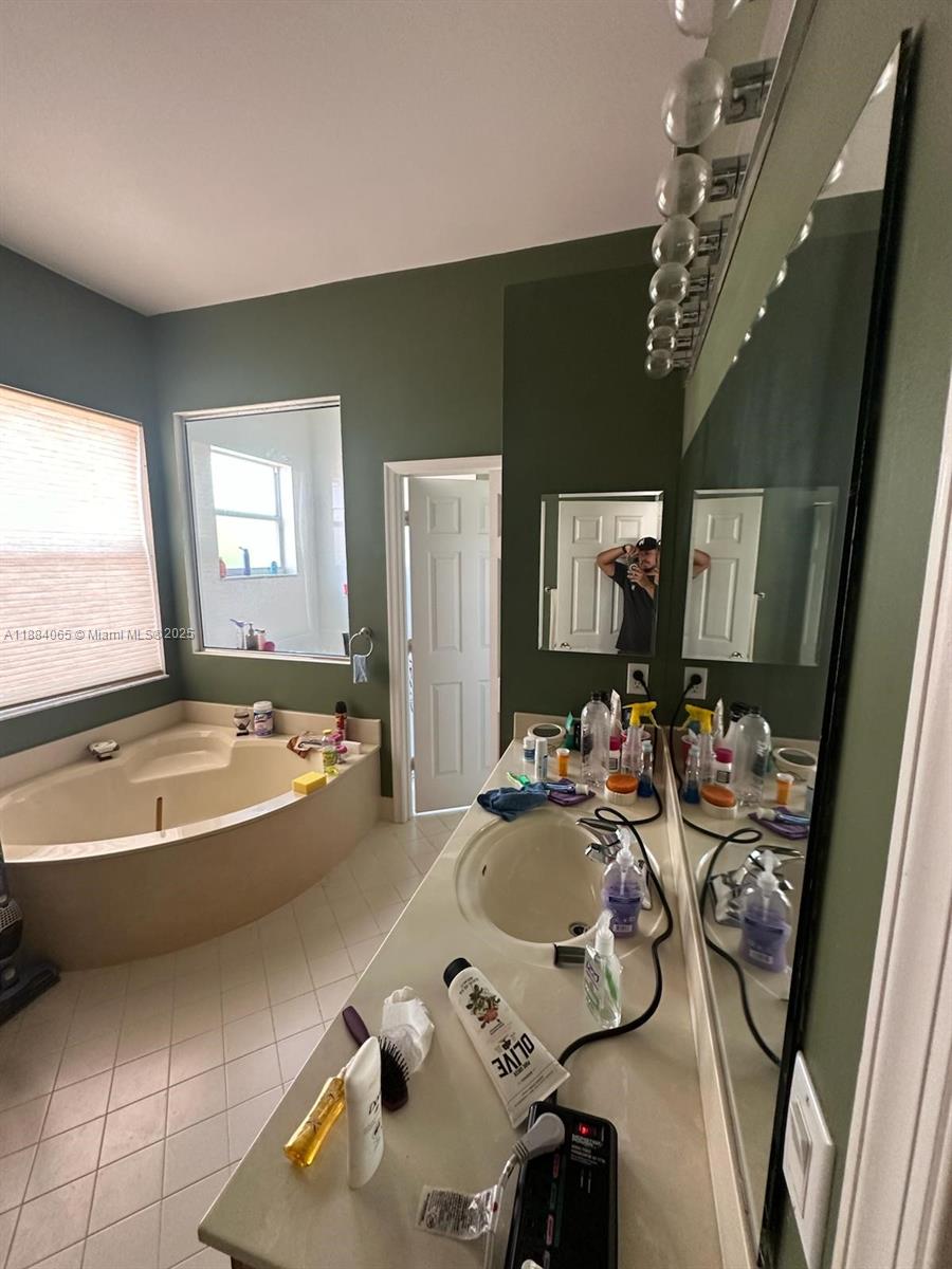 MADISON GREEN 1 PARS F, G - Residential