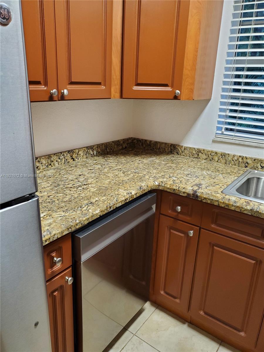 MOFFETT PLACE CONDO - Residential Lease