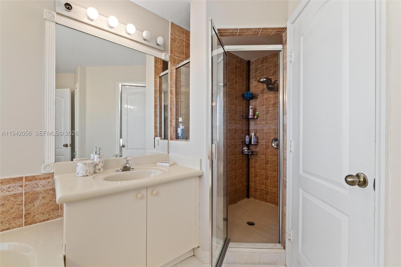 SUNSET LAKES ESTATES 1ST - Residential