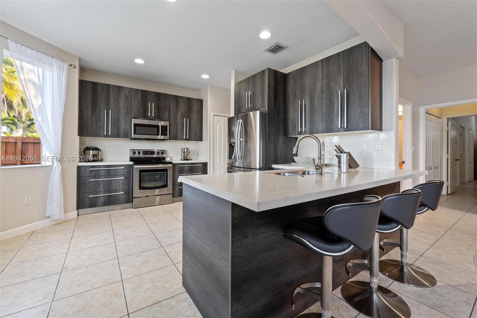 SUNSET LAKES ESTATES 1ST - Residential