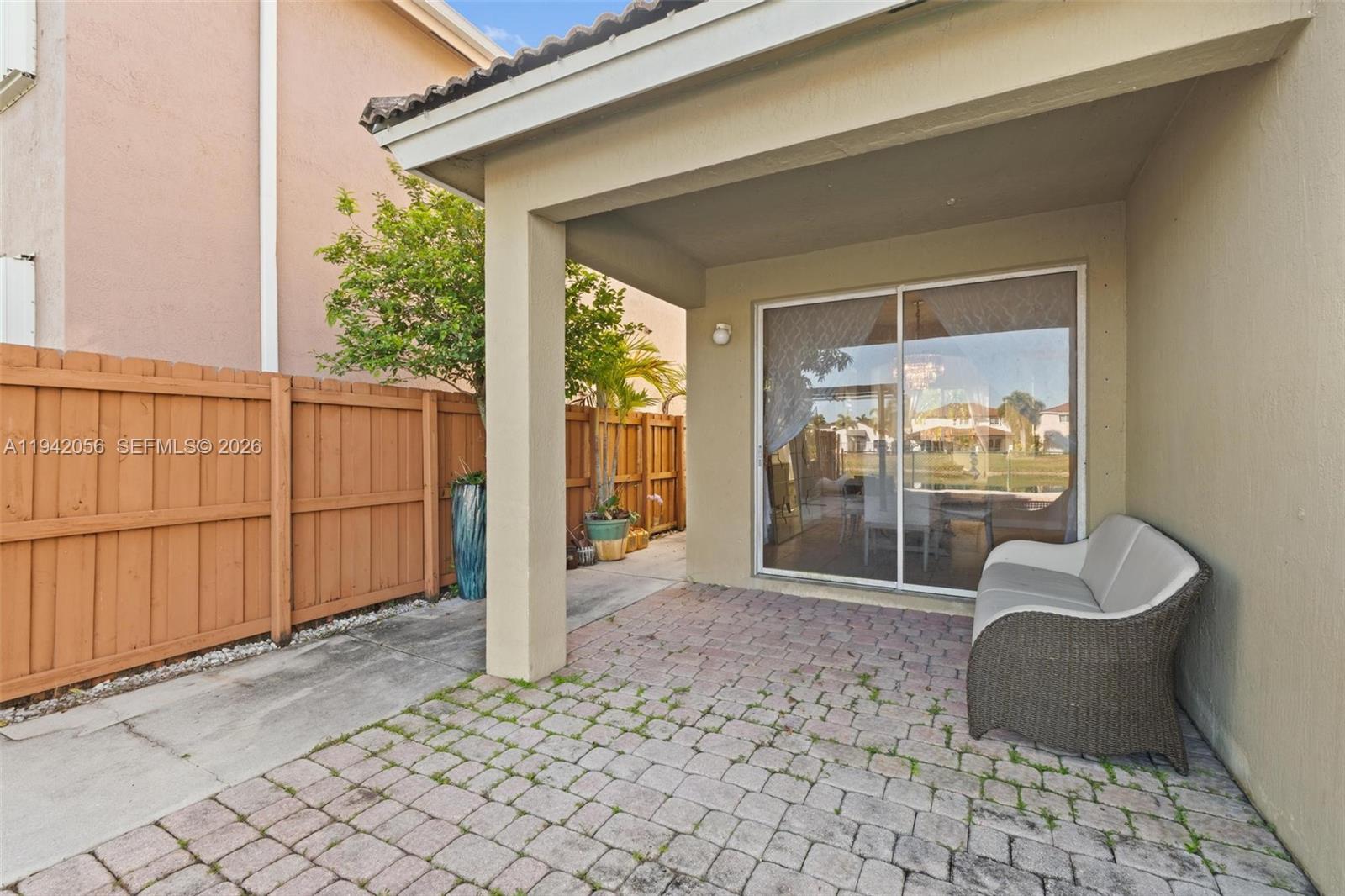 SUNSET LAKES ESTATES 1ST - Residential