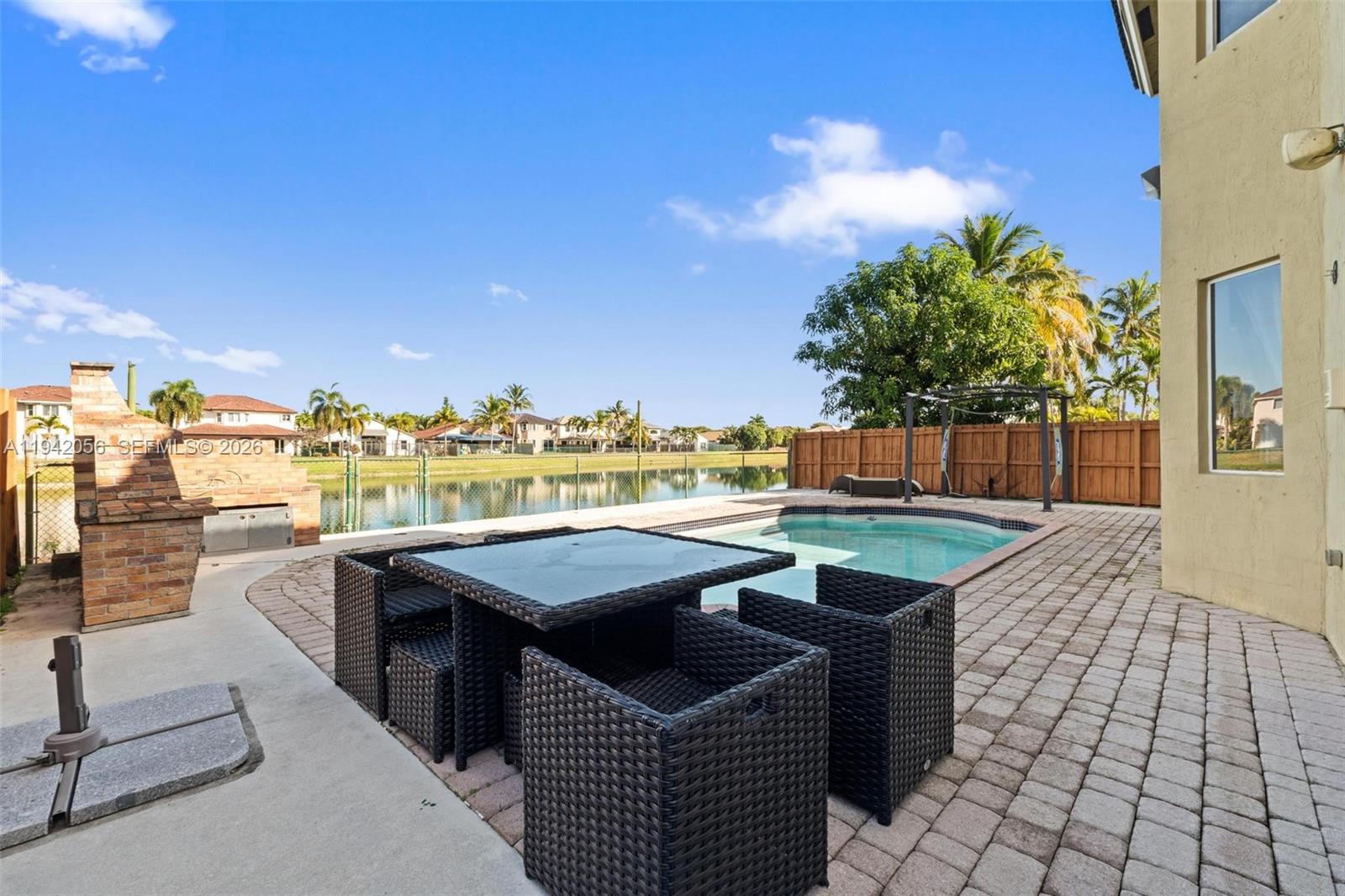 SUNSET LAKES ESTATES 1ST - Residential