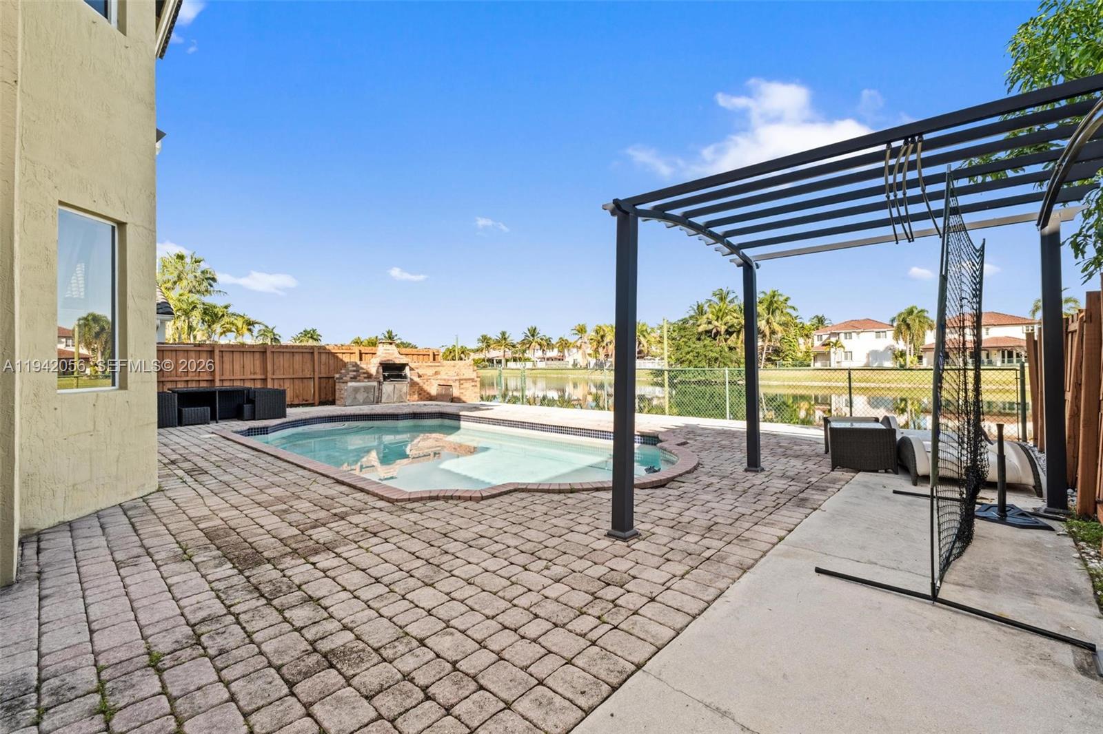 SUNSET LAKES ESTATES 1ST - Residential