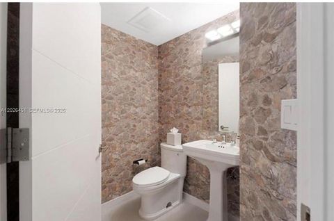 Tiny photo for 1010 SW 2nd Ave #809, Miami, FL 33130 (MLS # A12026461)