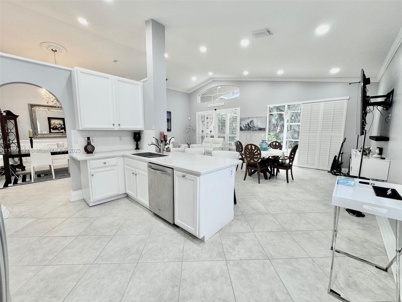 WILLOUGHBY (AKA WILLOUGHB - Residential