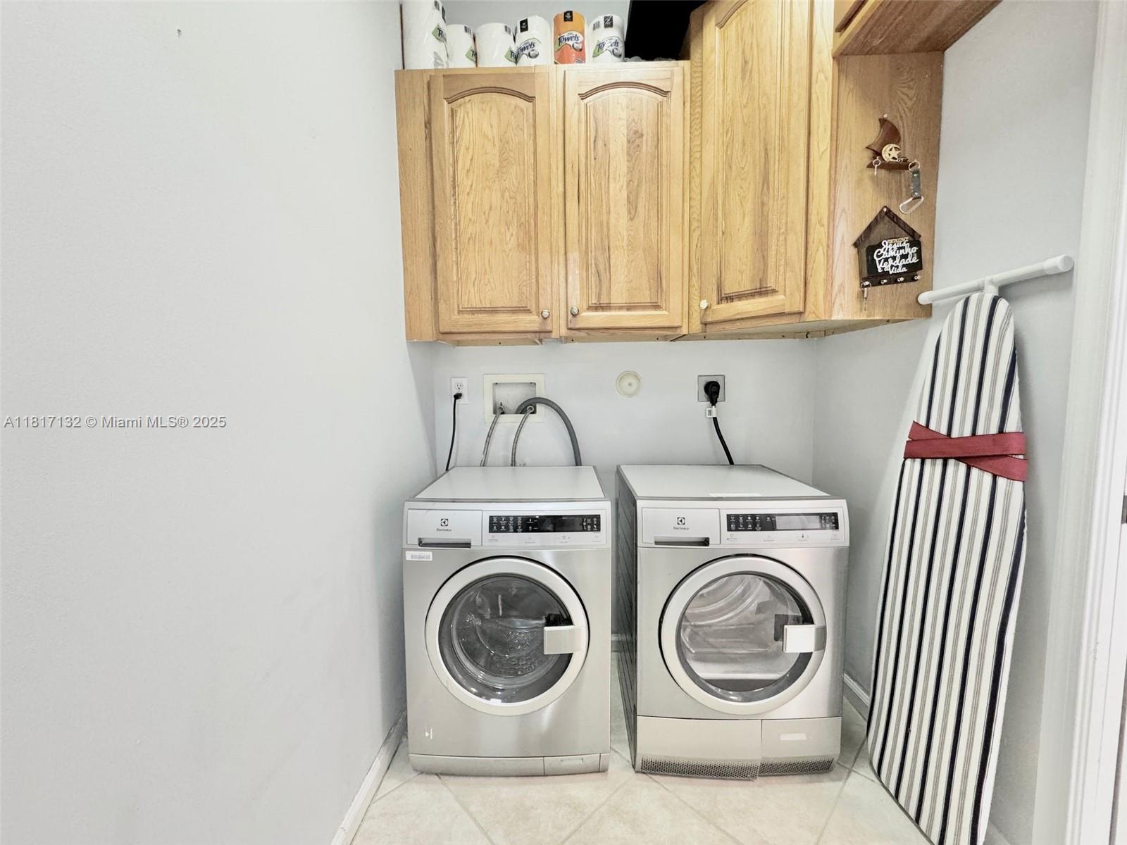 WILLOUGHBY (AKA WILLOUGHB - Residential