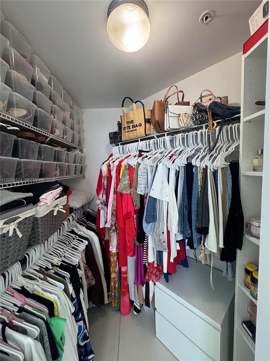 TERRAZAS RIVERPARK VILLAG - Residential