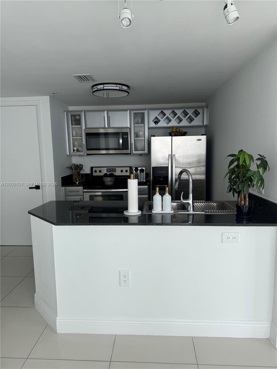 TERRAZAS RIVERPARK VILLAG - Residential