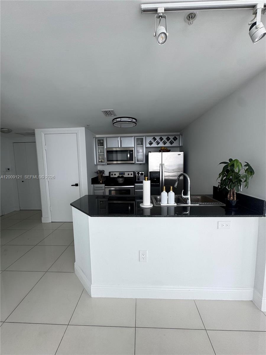 TERRAZAS RIVERPARK VILLAG - Residential