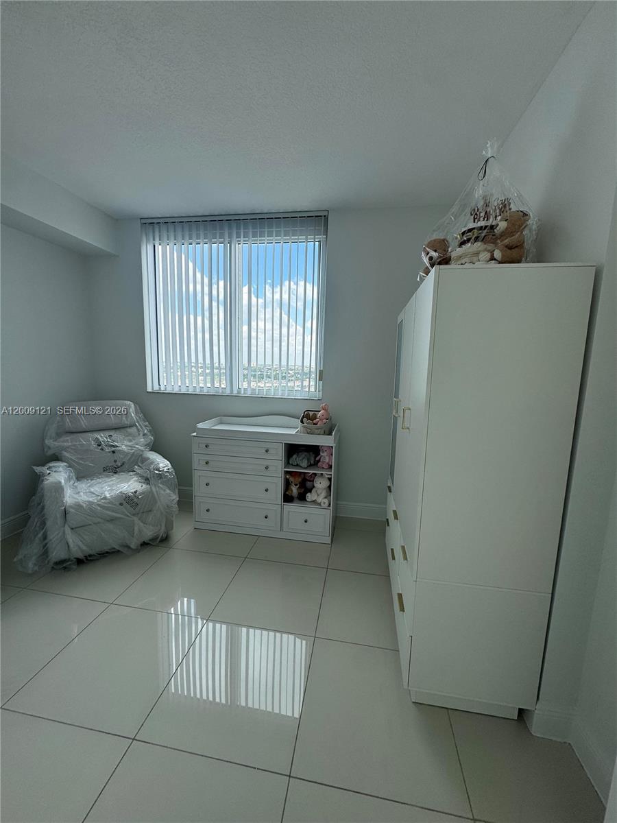 TERRAZAS RIVERPARK VILLAG - Residential