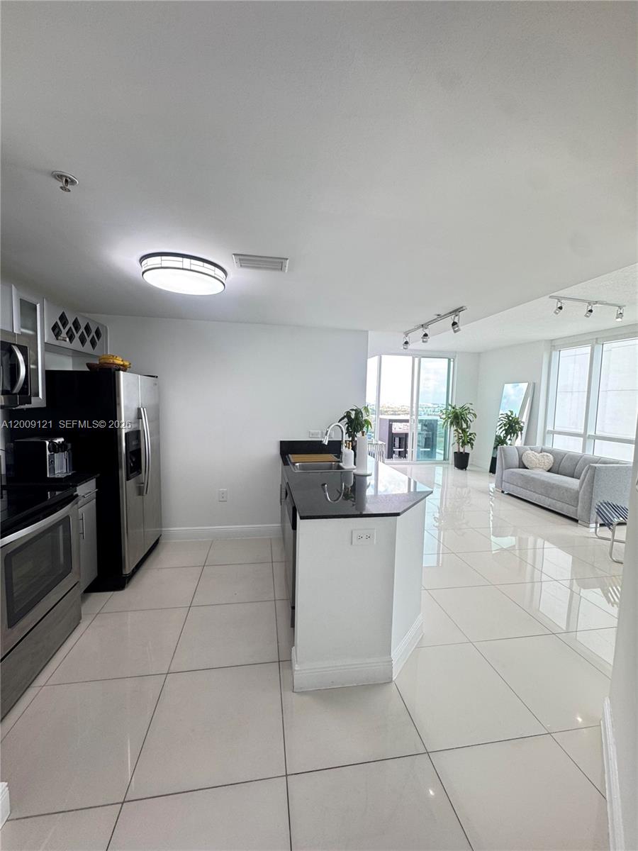 TERRAZAS RIVERPARK VILLAG - Residential