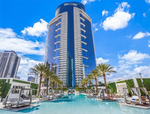 851 NE 1st Ave 204 Miami FL 33132